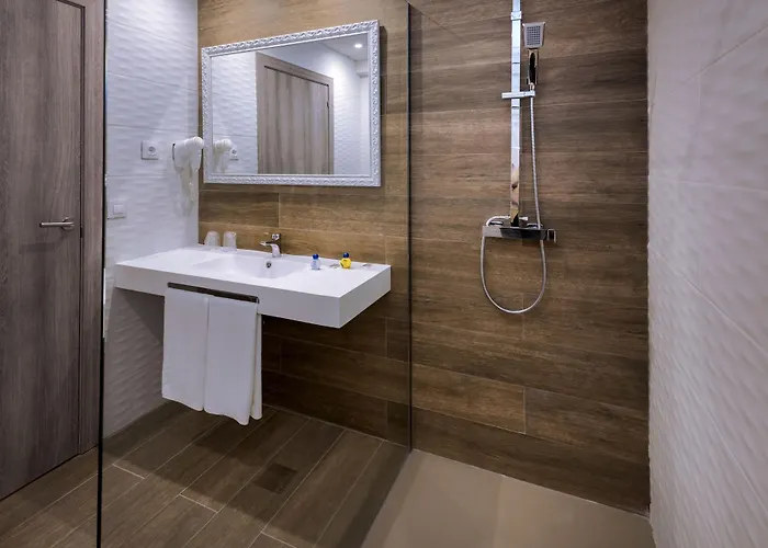 Oasis Park Splash Hotel 4*