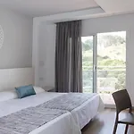 绿洲公园飞溅酒店 4* 卡里拉