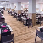 绿洲公园飞溅酒店 4* 卡里拉