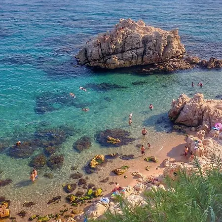 Oasis Park Splash Szálloda