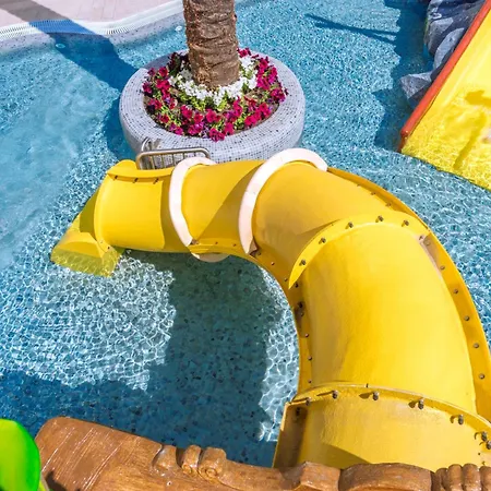 Отель Oasis Park Splash 4*