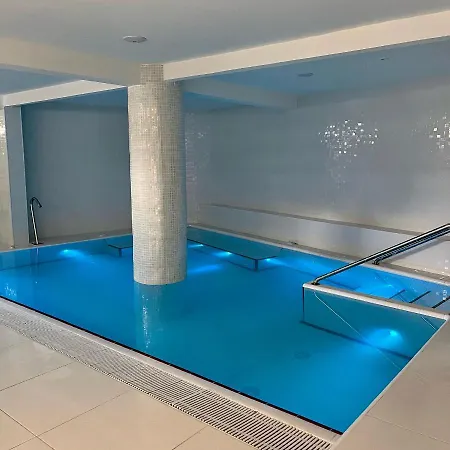 Готель Oasis Park Splash