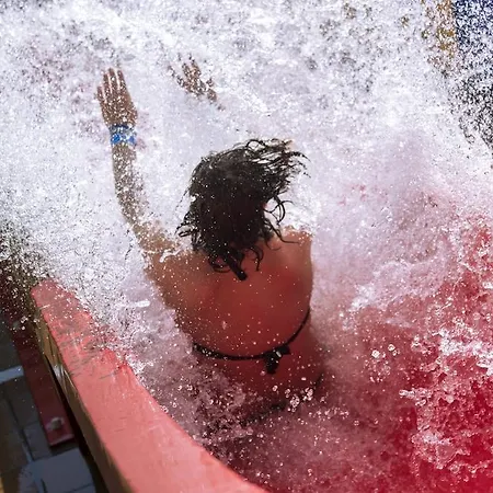 Oasis Park Splash 4*