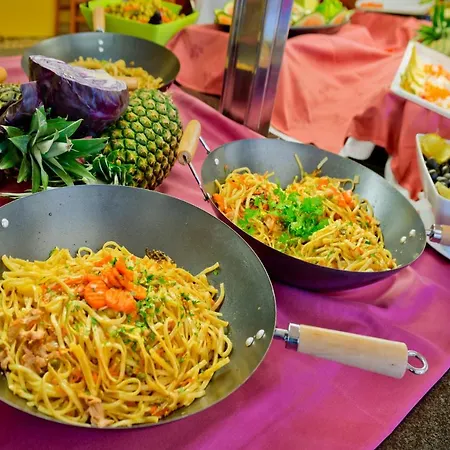 Oasis Park Splash Szálloda 4*