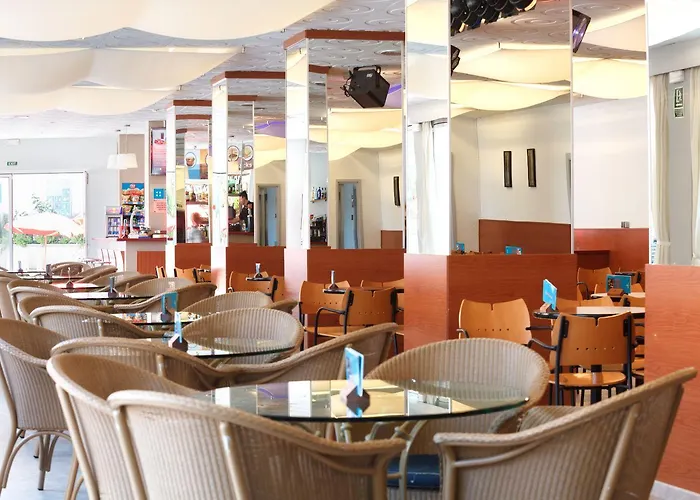 Oasis Park Splash Hotel 4*