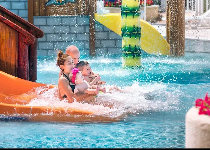 Ξενοδοχείο Oasis Park Splash 4*