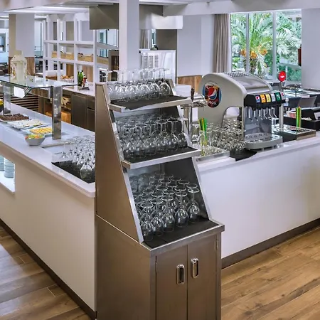 Oasis Park Splash 4*